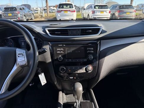 Used 2016 Nissan Rogue S w/ Appearance Package image 15