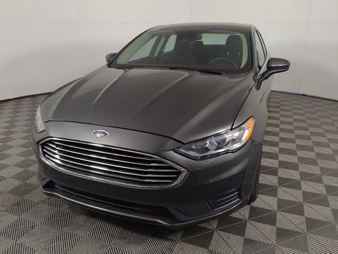 Used 2020 Ford Fusion SE FWD image 15