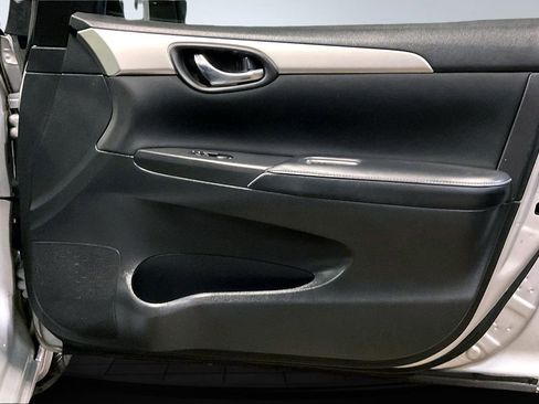 Used 2019 Nissan Sentra S image 27