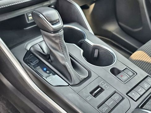 Used 2022 Toyota Highlander LE image 27