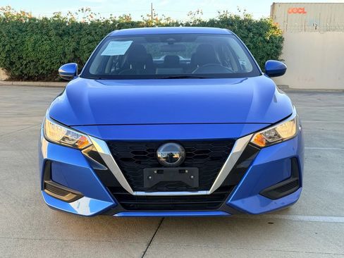 Used 2022 Nissan Sentra SV FWD image 2