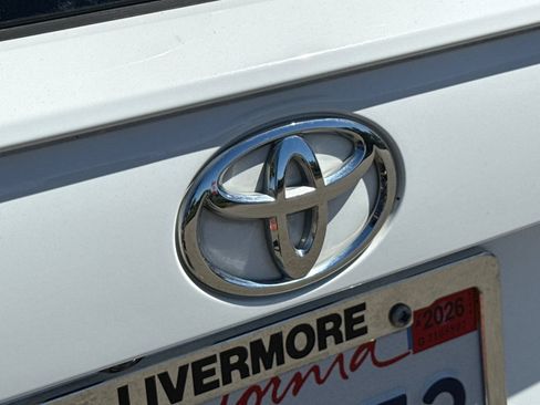 Used 2021 Toyota RAV4 LE FWD image 48