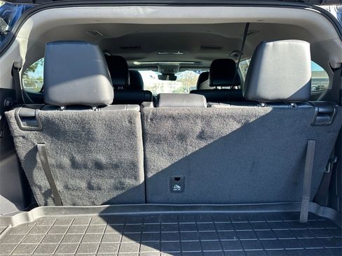 Used 2021 Toyota Highlander XLE image 29