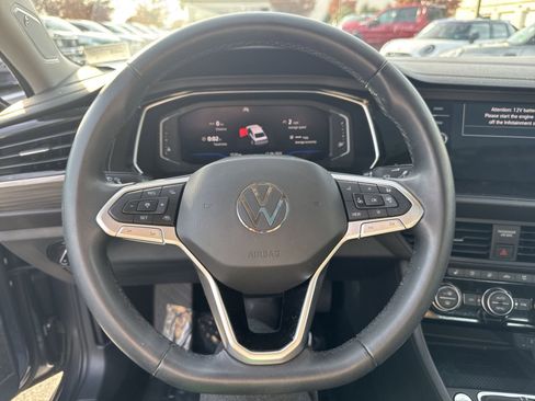 Used 2023 Volkswagen Jetta SEL image 18