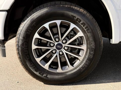 Used 2019 Ford F150 XLT w/ Equipment Group 302A Luxury AWD/4WD image 16
