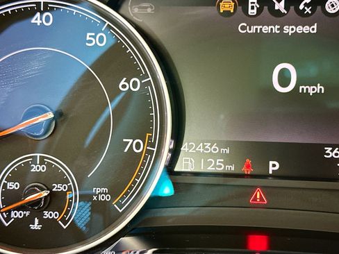 Used 2019 Bentley Bentayga image 14