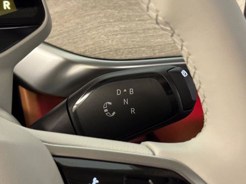 New 2025 Volkswagen ID. Buzz 1st Edition image 22