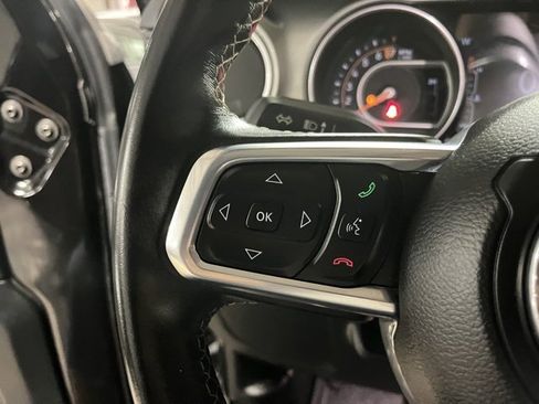 Used 2021 Jeep Gladiator Overland image 19