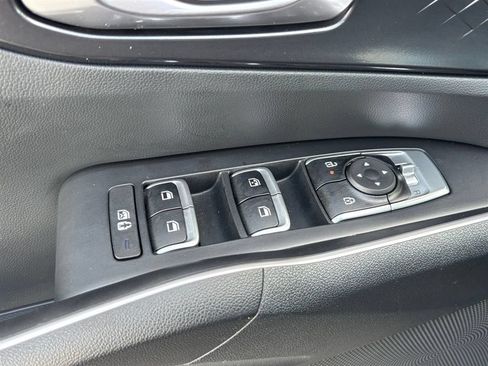 Used 2025 Kia Sorento S w/ Panoramic Sunroof Package FWD image 12