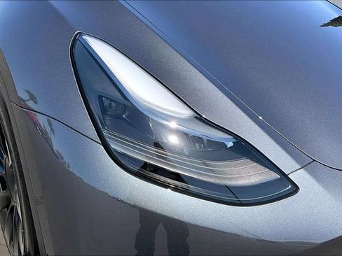Used 2023 Tesla Model Y 2WD image 27