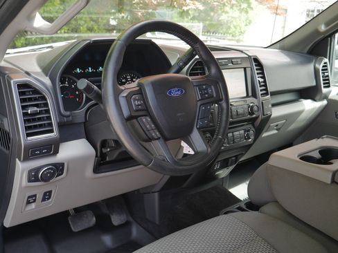 Used 2018 Ford F150 XLT w/ Equipment Group 302A Luxury AWD/4WD image 4