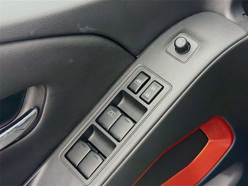 Used 2025 Nissan Frontier PRO-4X AWD/4WD image 18
