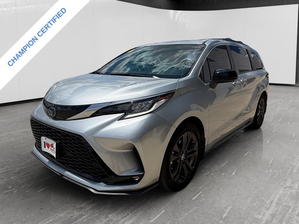 Used 2023 Toyota Sienna XSE FWD image 1