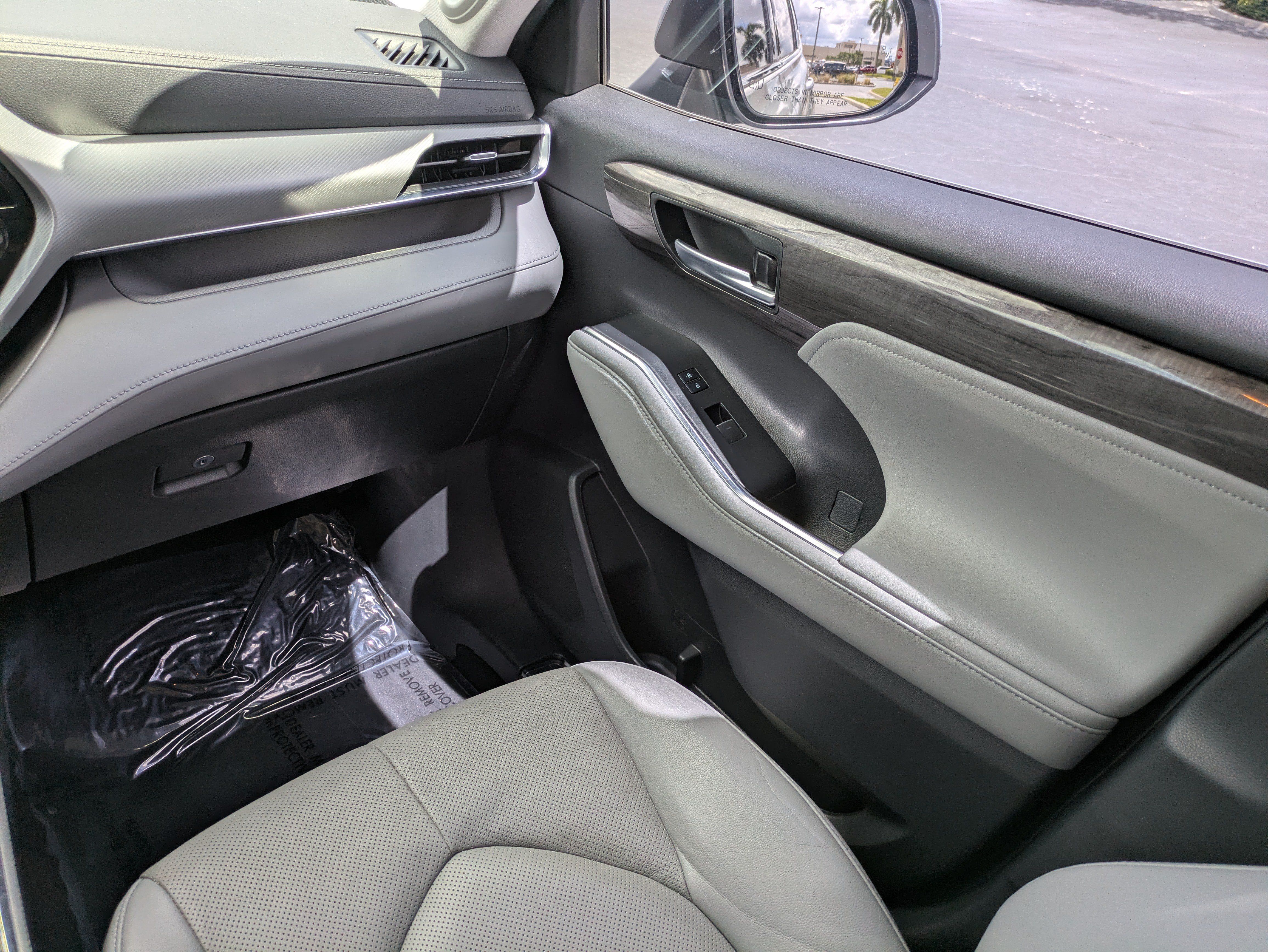 Used 2023 Toyota Highlander Platinum FWD image 14