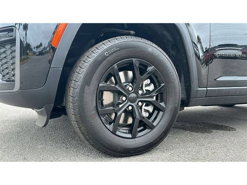 New 2026 Jeep Grand Cherokee L 2WD image 10