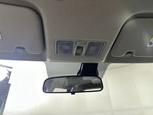 Used 2023 Hyundai Venue SEL image 24