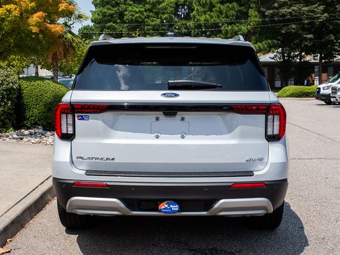 Used 2026 Ford Explorer Platinum w/ LUX Leather Package AWD/4WD image 4