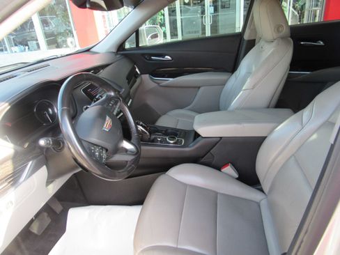 Used 2021 Cadillac XT4 Premium Luxury FWD image 9