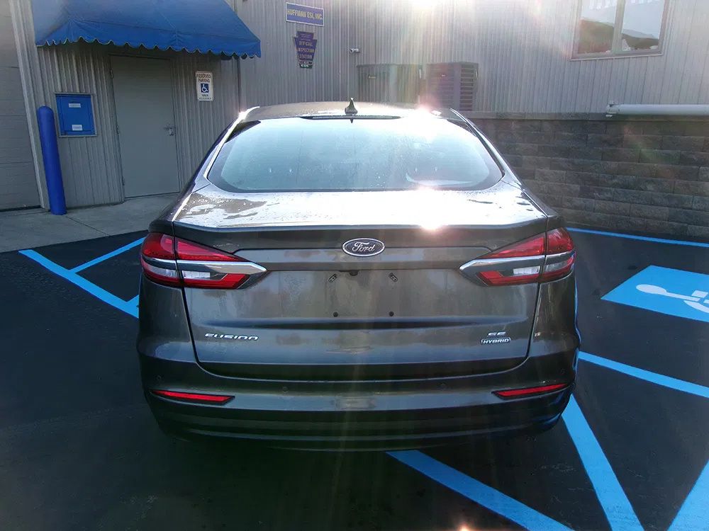 Used 2020 Ford Fusion SE FWD image 5