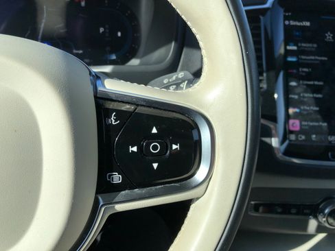 Used 2023 Volvo XC90 B6 Plus image 17