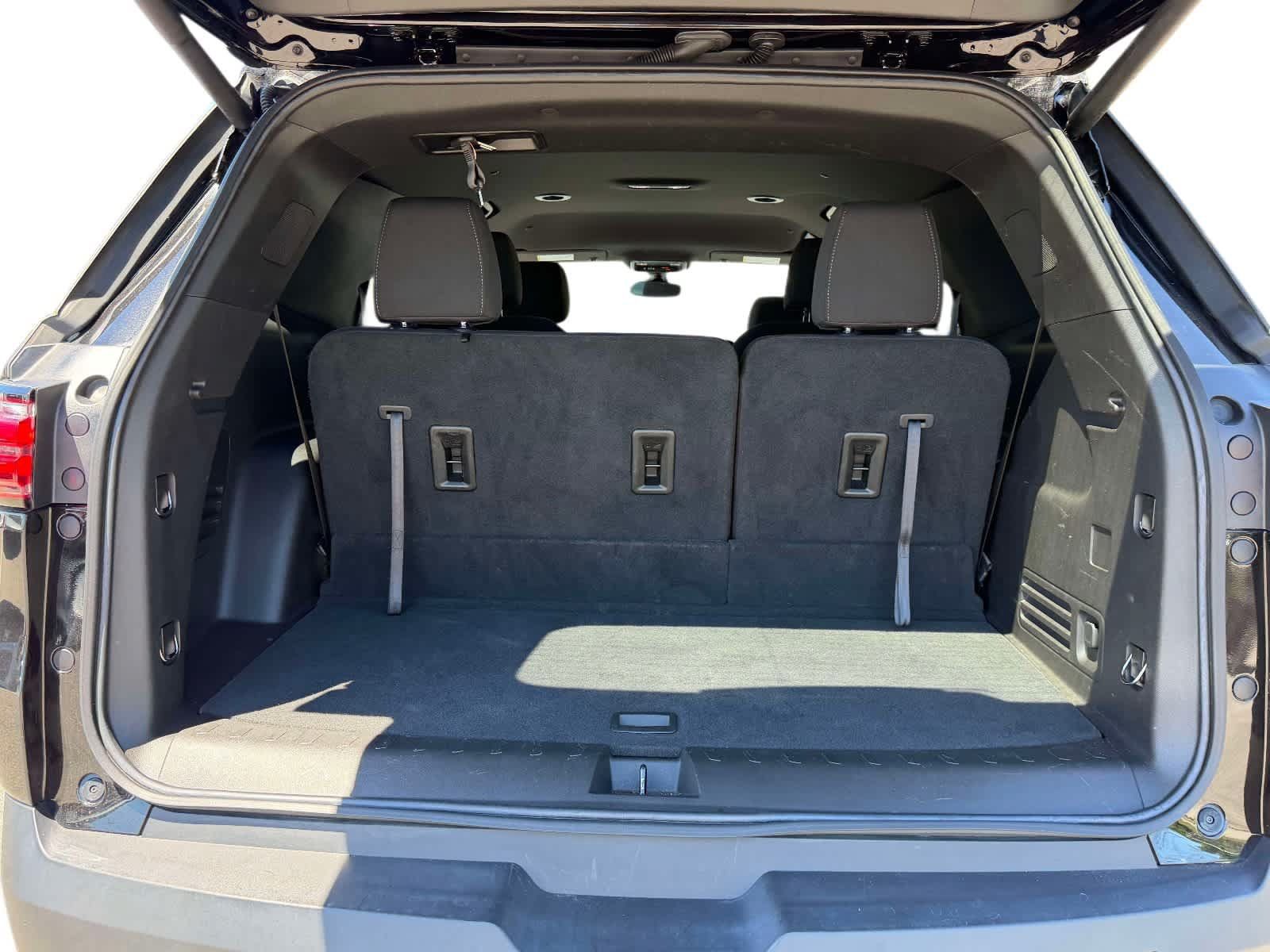 Used 2023 Chevrolet Traverse LT AWD/4WD image 8