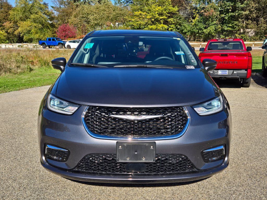 Used 2023 Chrysler Pacifica Touring-L AWD/4WD image 9