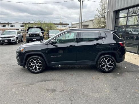 Certified 2025 Jeep Compass Limited AWD/4WD image 8