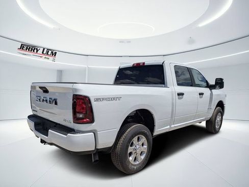 New 2026 RAM 2500 Big Horn AWD/4WD image 3