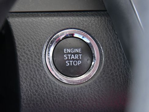 Used 2019 Toyota Camry XSE image 29