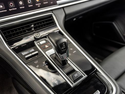 Certified 2022 Porsche Panamera Platinum Edition image 32