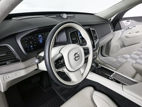 Used 2022 Volvo XC90 T6 Inscription w/ Lounge Package AWD/4WD image 6