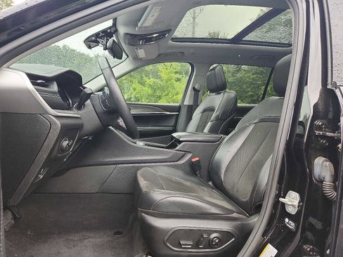 Used 2021 Jeep Grand Cherokee L Limited image 13