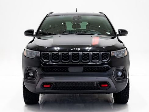 Certified 2024 Jeep Compass Trailhawk AWD/4WD image 4