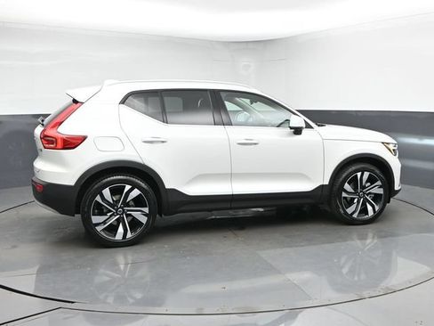 Used 2024 Volvo XC40 B5 Ultimate w/ Climate Package AWD/4WD image 9