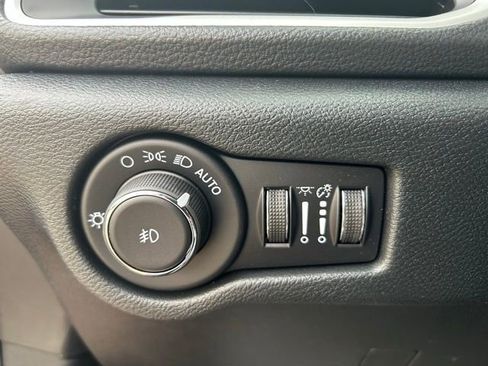 New 2026 Chrysler Pacifica Select image 25