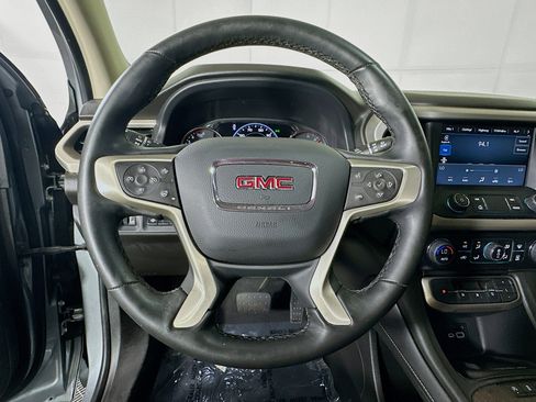 Used 2023 GMC Acadia Denali w/ Denali Technology Package FWD image 15