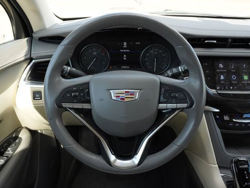 Certified 2022 Cadillac XT6 Premium Luxury w/ Technology Package image 10