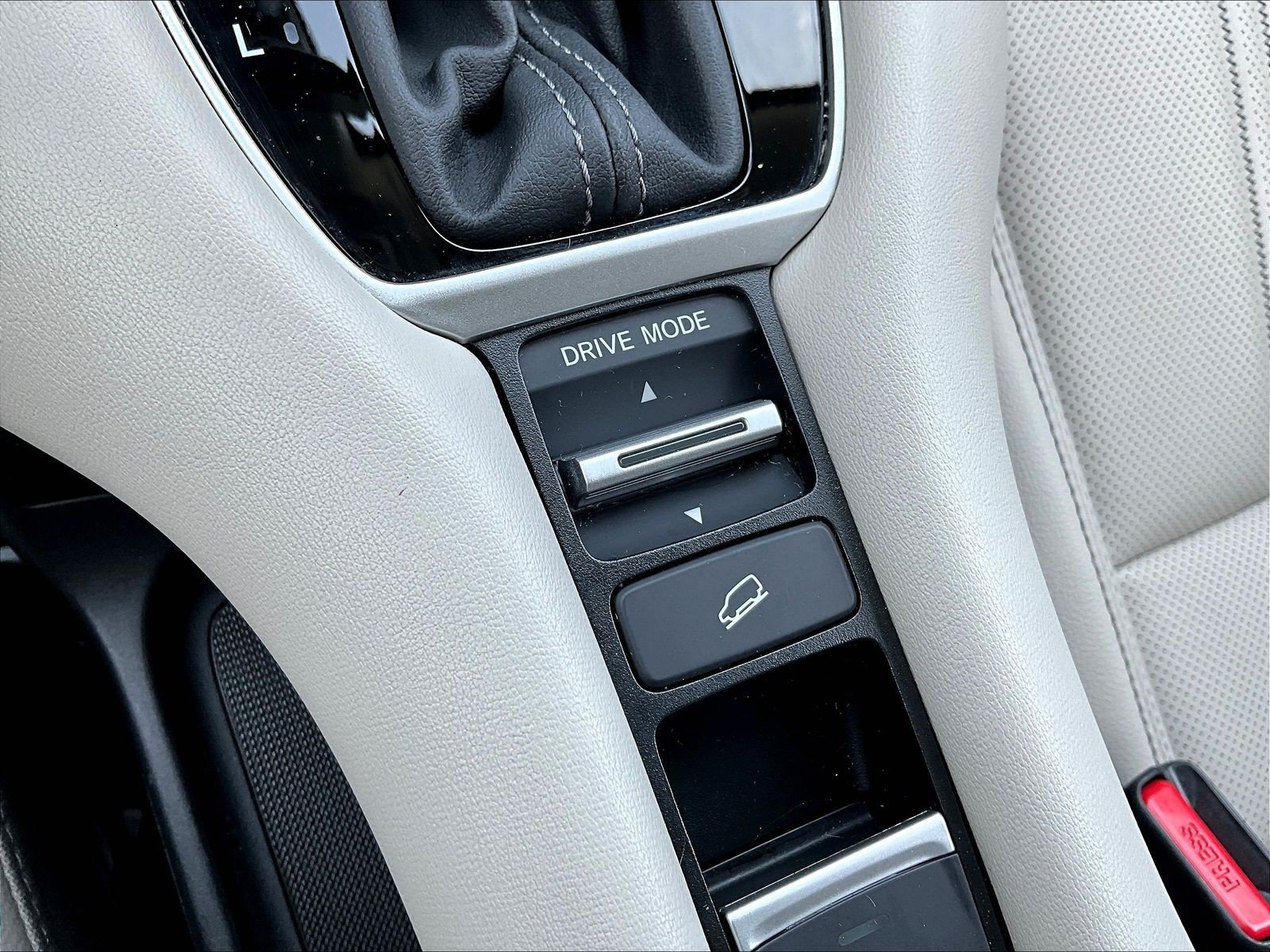 Used 2023 Honda HR-V EX-L image 37