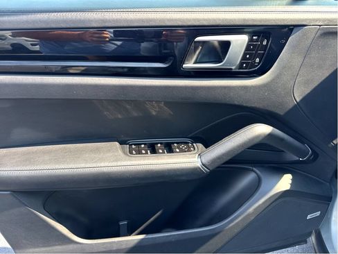 Used 2019 Porsche Cayenne S AWD/4WD image 11