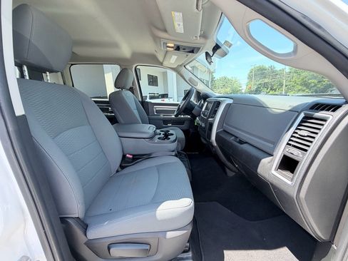 Used 2019 RAM 1500 Classic SLT AWD/4WD image 24