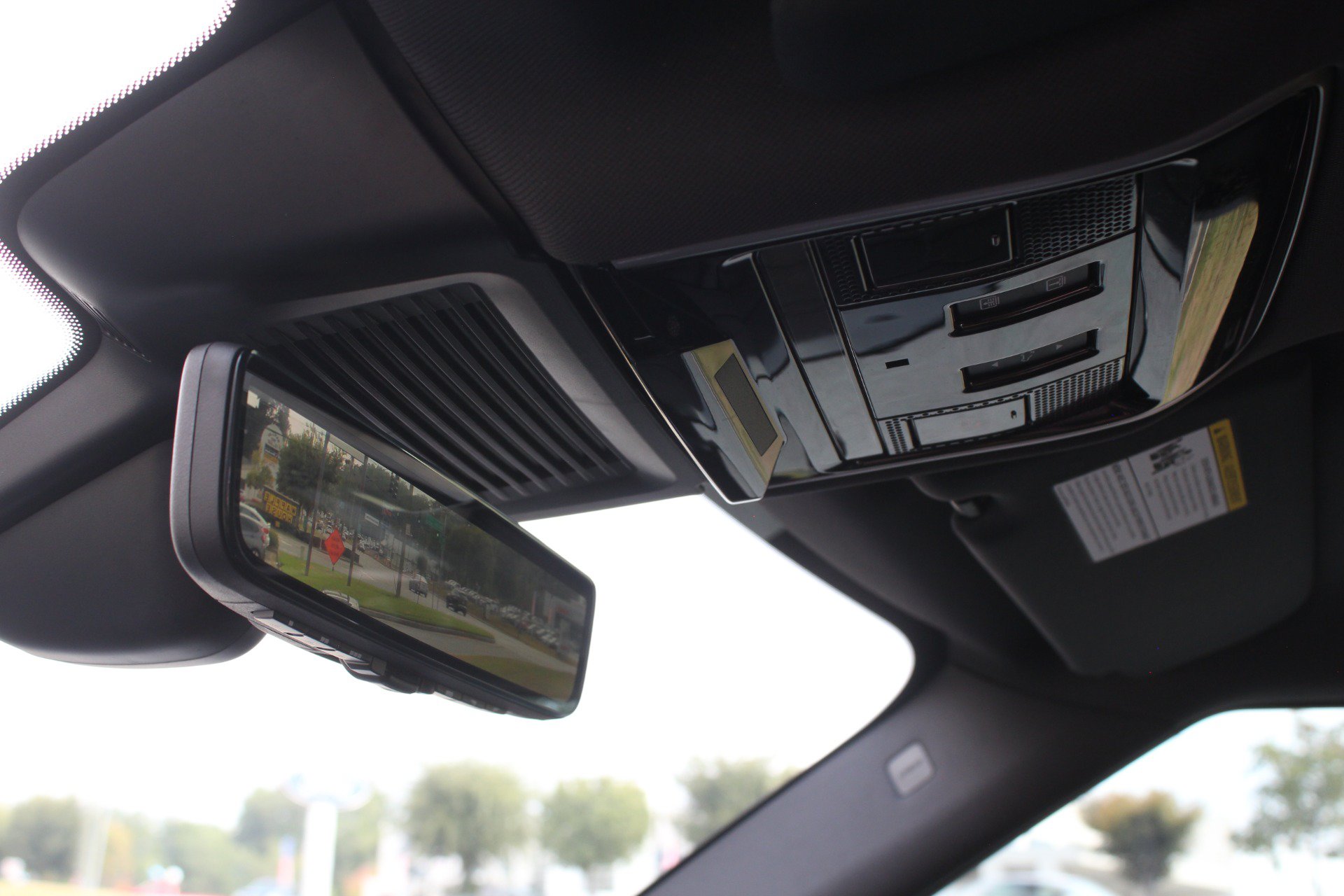 Used 2025 Land Rover Range Rover Sport SE AWD/4WD image 26