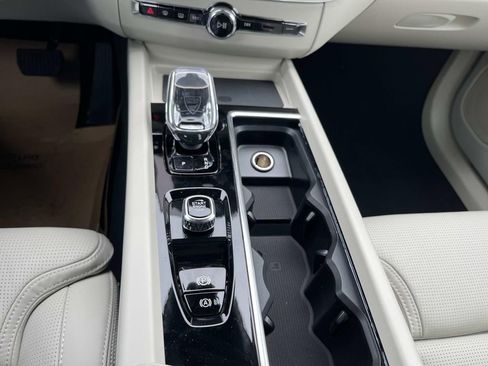 New 2026 Volvo XC60 B5 Ultra w/ Climate Package image 31