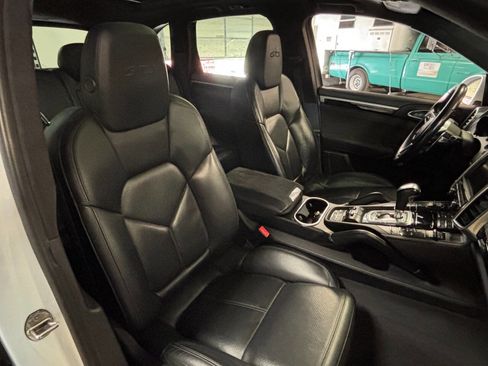 Used 2016 Porsche Cayenne GTS AWD/4WD image 28
