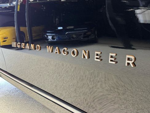 Used 2022 Jeep Grand Wagoneer Series III AWD/4WD image 20