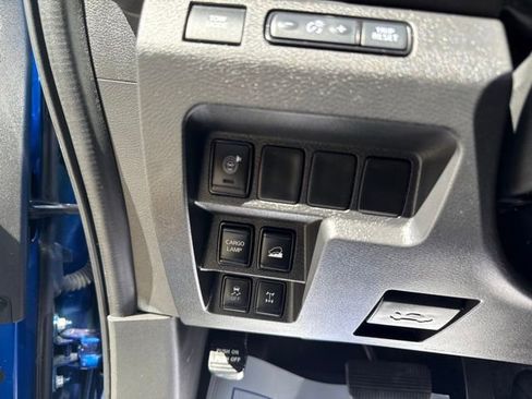Used 2025 Nissan Frontier PRO-4X AWD/4WD image 16
