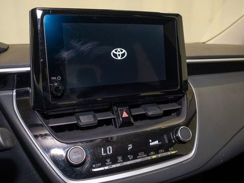 Used 2023 Toyota Corolla LE image 12
