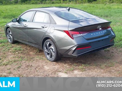 Certified 2025 Hyundai Elantra Sport FWD image 8