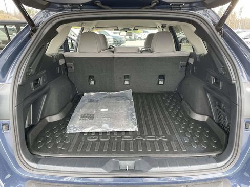Used 2025 Subaru Outback Premium image 29