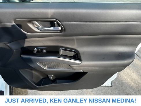 Certified 2025 Nissan Pathfinder SL w/ SL Premium Package AWD/4WD image 26