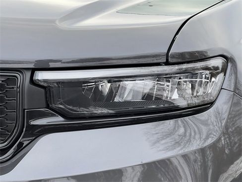 New 2025 Jeep Grand Cherokee Altitude image 38